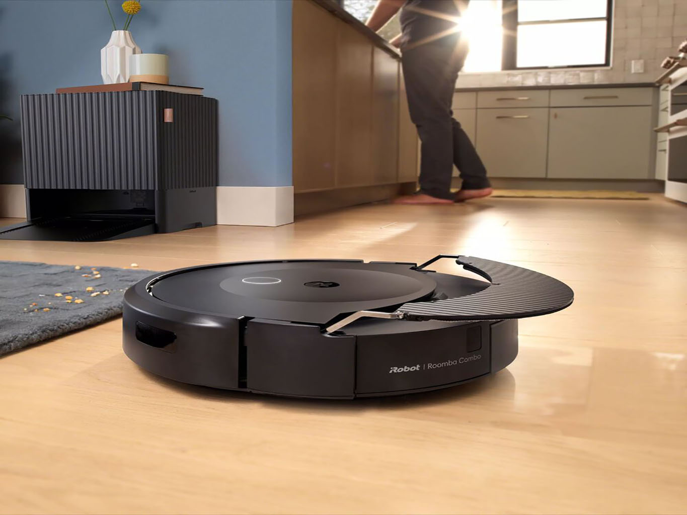 Marre de la poussière quotidienne à Dakar ? Découvrez comment l'aspirateur robot autonome iRobot révolutionne le nettoyage des maisons et des open-spaces au Sénégal. Un gain de temps et d'efficacité incroyable à contrôler directement depuis votre smartphone ! - Keur Arame Informatique Leader dans la distribution d'appareils électroniques au Sénégal et en Afrique de l'Ouest